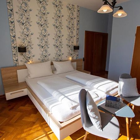 Der Weinladen Apartment Krov Ngoại thất bức ảnh