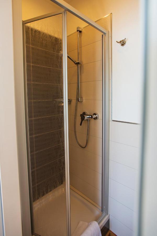 Der Weinladen Apartment Krov Ngoại thất bức ảnh